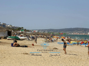 Cyclamens Hotel Mechmoum