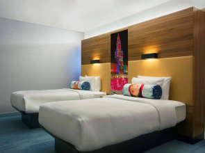 Отель Aloft Brussels Schuman
