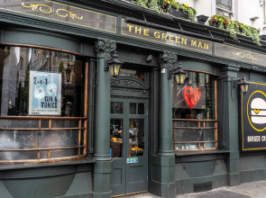 PubLove @ The Green Man - Hostel