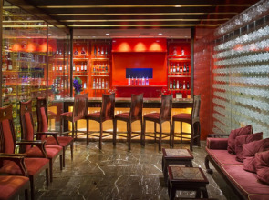 Hong Kong Disneyland Hotel