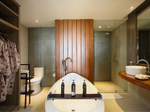 The Crystal Luxury Bay Resort Nusa Dua