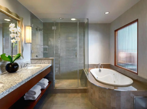 Loews Hollywood Hotel