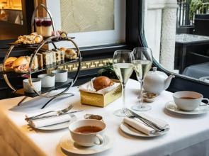 60 Hyde Park Gate Hotel