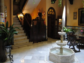 Отель Reina Cristina