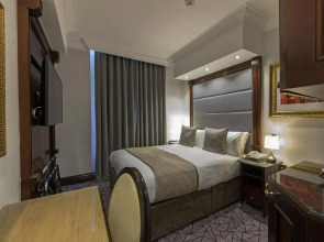 Hyde Park International