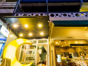 The Moon Hostel Hua Hin