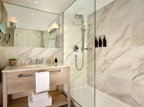 The College Green Hotel Dublin, Autograph Collection