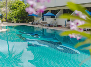 Karon Whale Resort