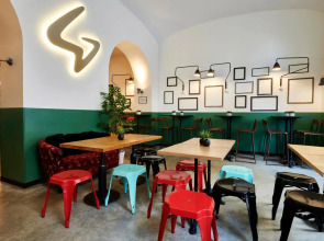 Hostel Generator Rome