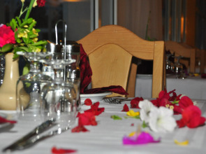 Cyclamens Hotel Mechmoum