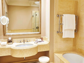 Отель San Clemente Palace Kempinski Venice