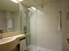 Super 8 by Wyndham Orlando International Drive