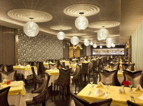 Royal Holiday Palace