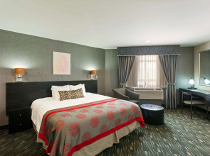 Ramada Plaza by Wyndham West Hollywood Hotel & Suites