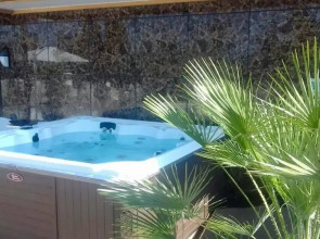 Отель Alana Royal