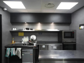 Peace & Love - Hostel