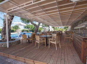 Отель Alexandros 