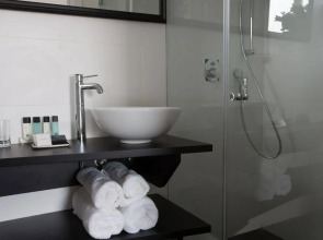 Dizengoff Avenue Hotel