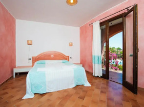 Residence with pool in Campulongu