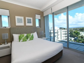 Silvershore Apartments on the Broadwater