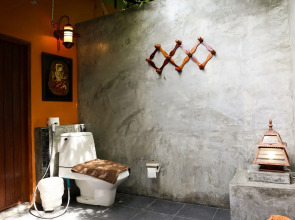 Kaengkrachan Boathouse Paradise Resort