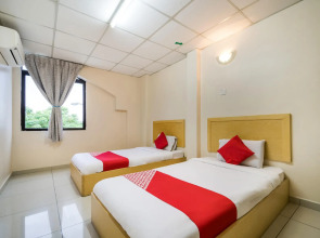 OYO 301 River Inn Hotel