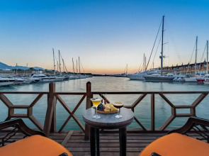 Les Ambassadeurs Marina Hotel & Casino