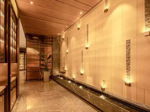 Crystal Hotel Shanghai Jinling East Road on the  Bund