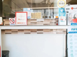 RedDoorz near NAIA Terminal 1