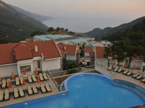 Tropical  Deluxe Suites