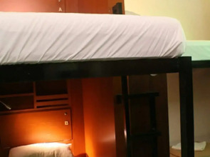 Red Inn Court - Hostel