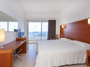 Отель Ibiza Playa