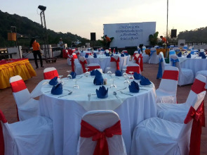 Pavilion Queen's Bay