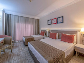 Port River Hotel & Spa