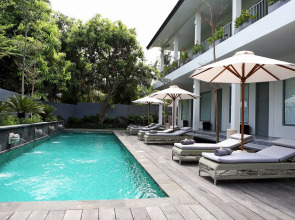 Lovinalife Room & Cafe