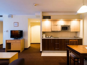 Hotel Apartments Zgoda Warszawa by DeSilva