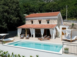 Casa Di Nika Private Heated Pool and Jacu