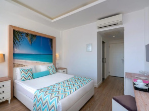 İz Flower Side Beach Hotel