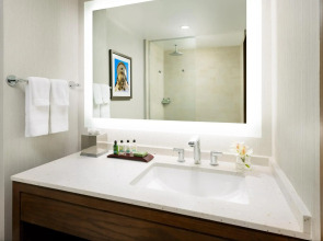 The Anza - A Calabasas Hotel