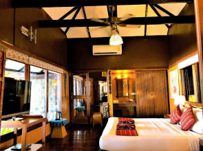 Birds and Bees Resort