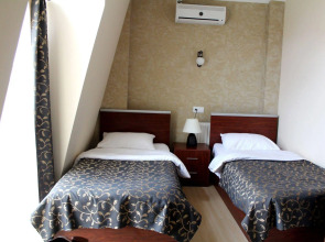 Армази Палас