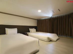 Hotel Hue Loft