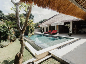 Maylie Bali Villa Bungalows