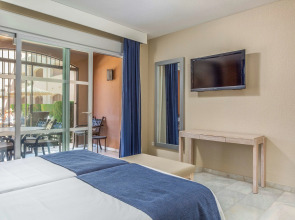 Отель Los Amigos Beach Club