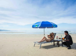 Palm Galleria Resort