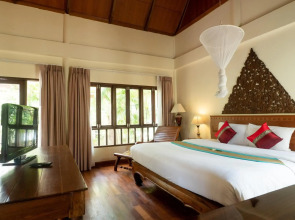 Royal Lanta Resort & Spa