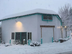 SnowMansion Taos Adventure Lodge