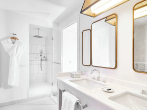 Carlton Cannes, a Regent Hotel