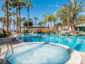 Отель Royal Savoy