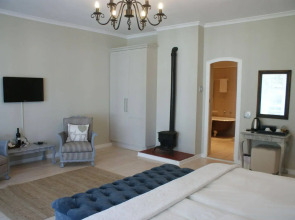 Whale Rock Luxury Lodge